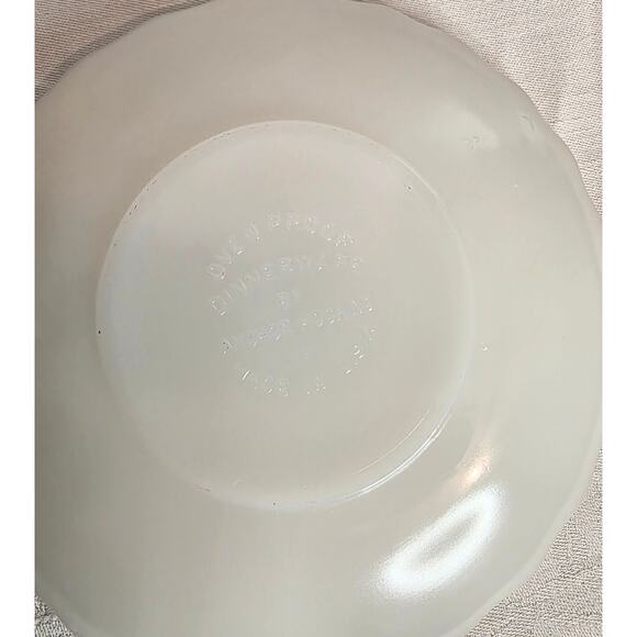 Pair of Anchor Hocking White Swirl Milk Glass Suburbia Saucers Gold Rims 6" - Picture 2 of 3